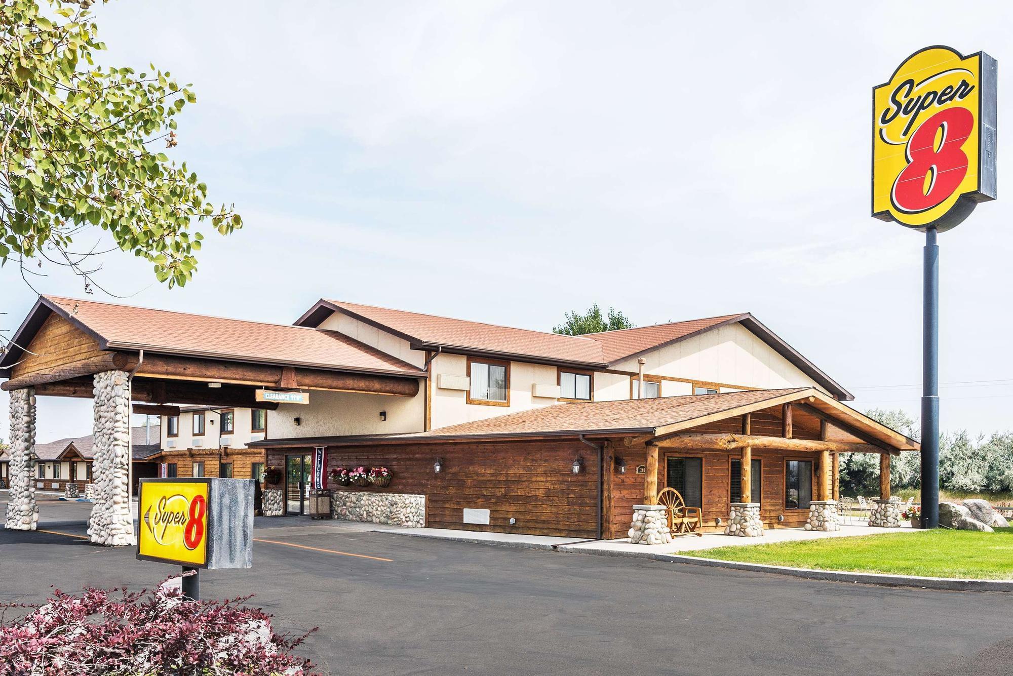 Homestead Inn And Suites Hardin Exterior photo